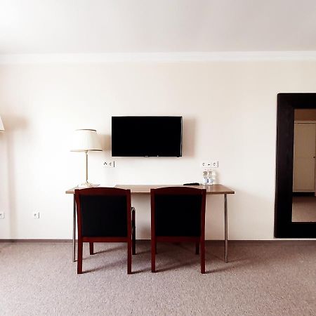 Hotel Pause โฮฟไฮม์อัมเทานอส ภายนอก รูปภาพ